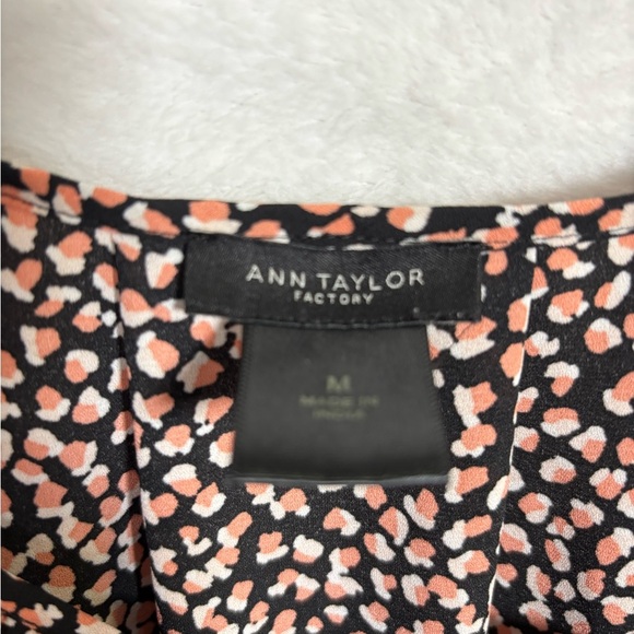 Ann Taylor Women's Peach and Black Patterned Keyhole Tie Top size Medium - Picture 2 of 12